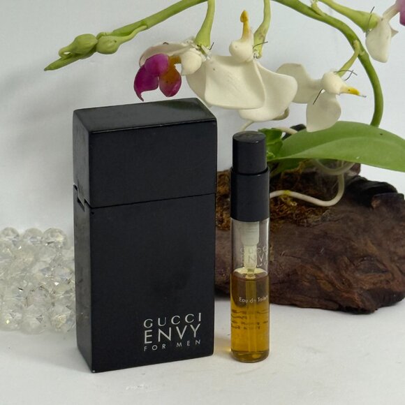 Gucci Envy for Men EDT Refill Spray Vial + Gucci Envy Black Refillable Case* - Picture 2 of 6